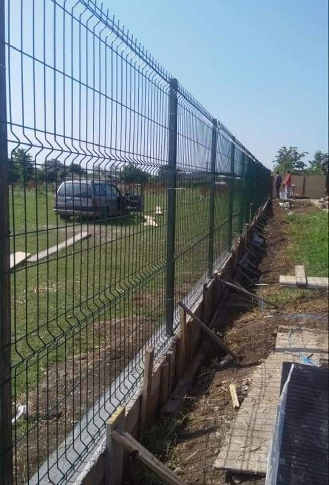 Executam garduri si porti din plasa bordurara tabla
