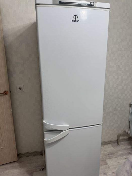 Продам б/у Холодильник
