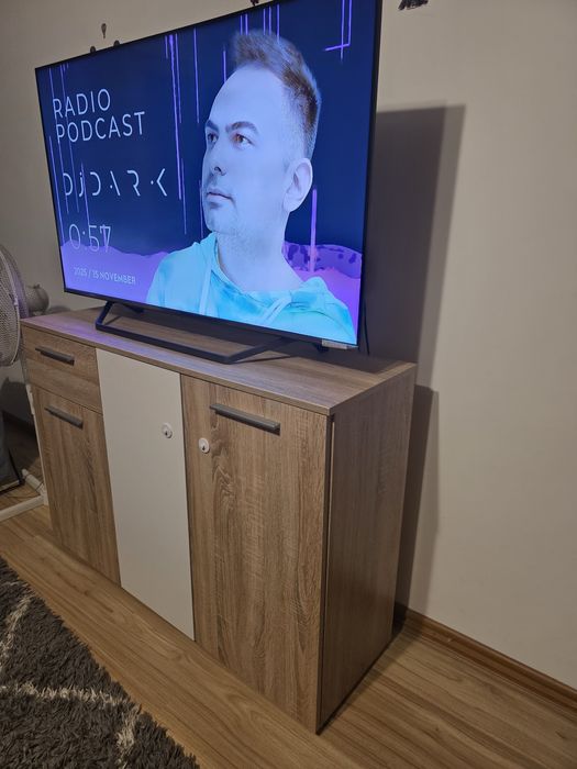 Vând tv și comodo