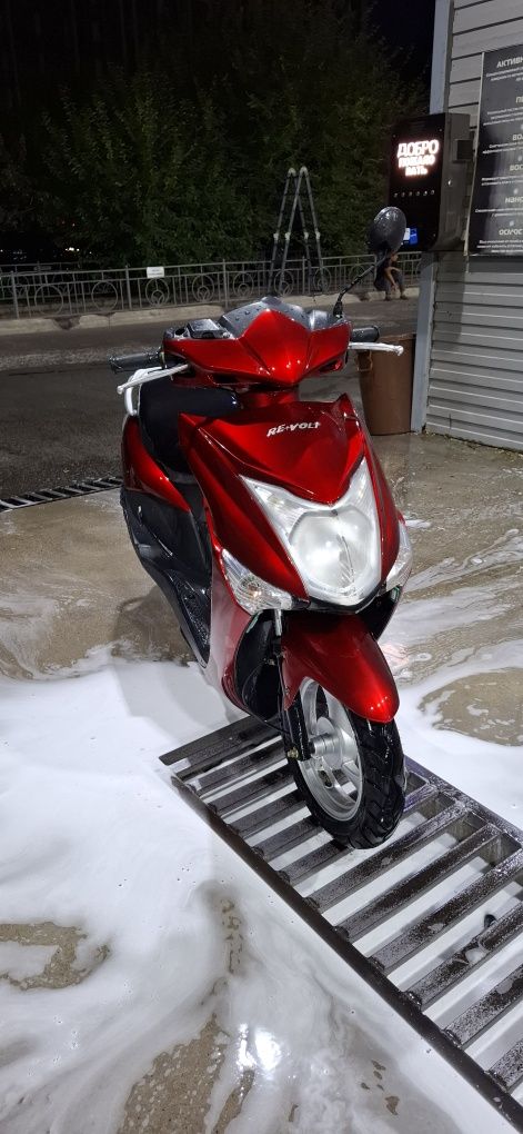 Скутер ReVolt RS5