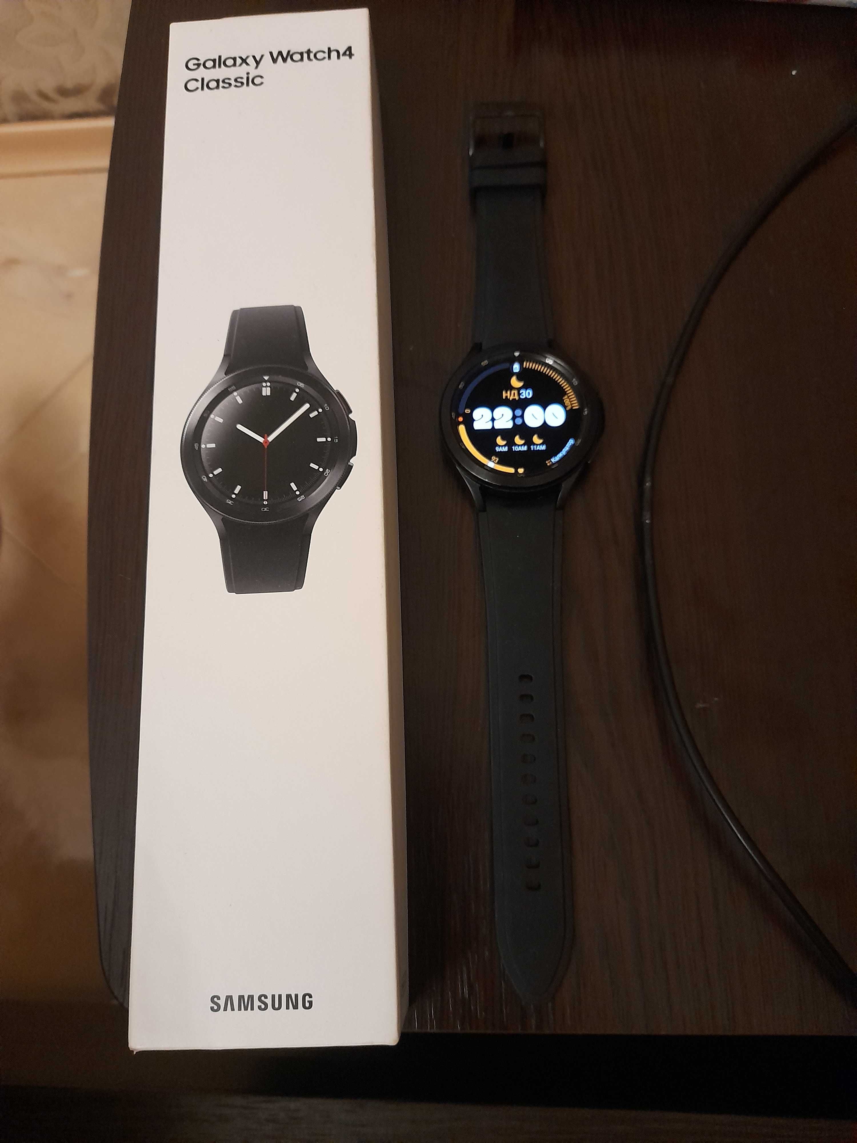 Продавам смарт часовник, Galaxy watch 4 Classic