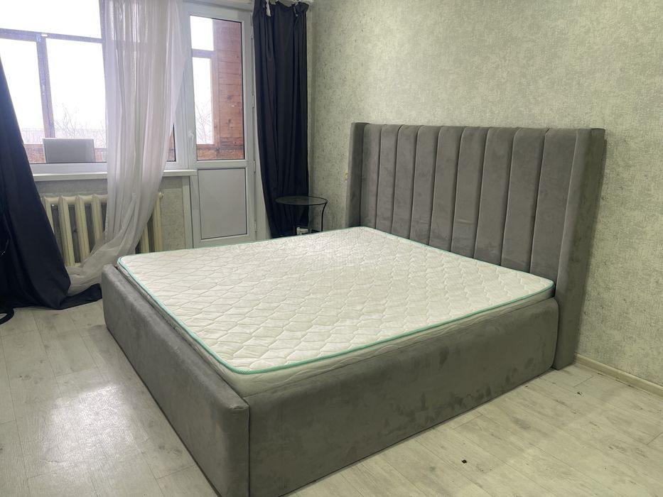 Продам кровать с матрасом 180*200