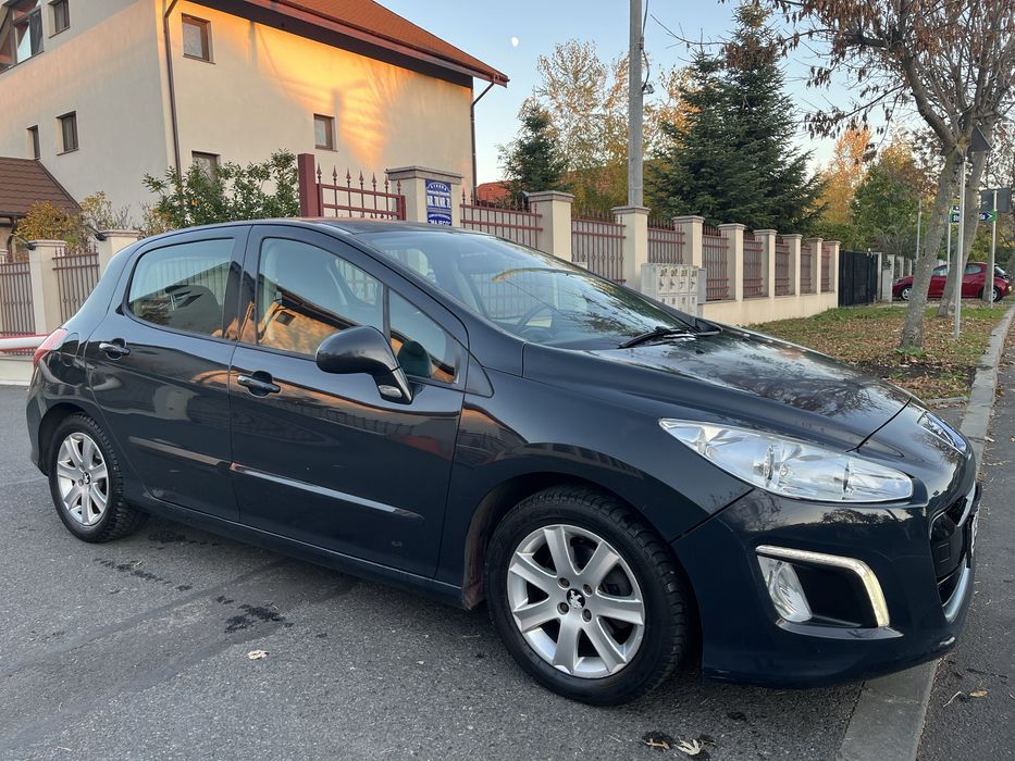 • Peugeot 308 • Facelift •