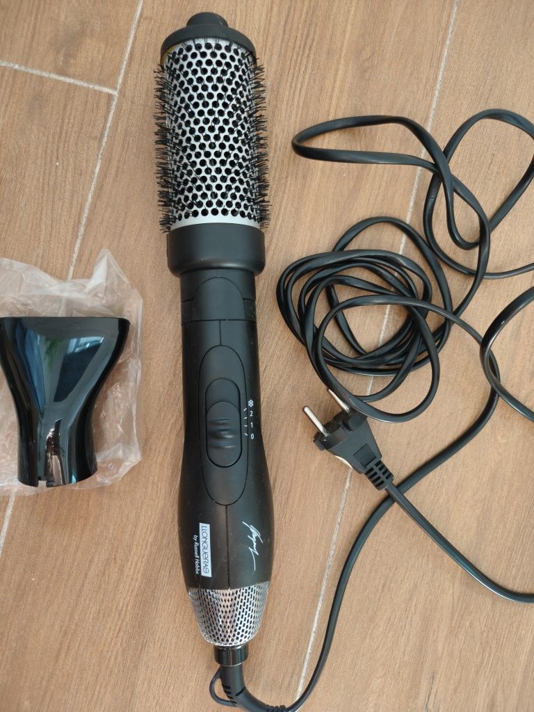 Perie profesionala electrică - multiple accesorii si doua perii cadou