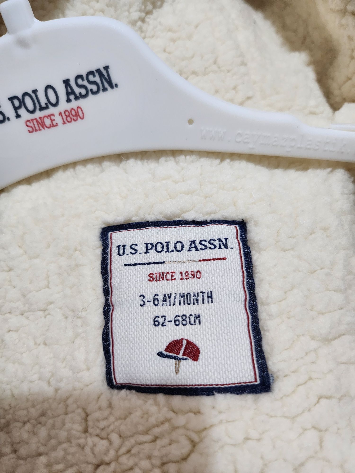 Salopeta matlasata cu gluga Polo Assn noua cu eticheta