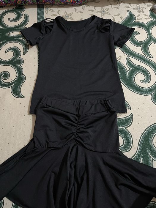 Биге костюм. Юбка мен футболка. 1-2 рет киілген. Бағасы:10.000