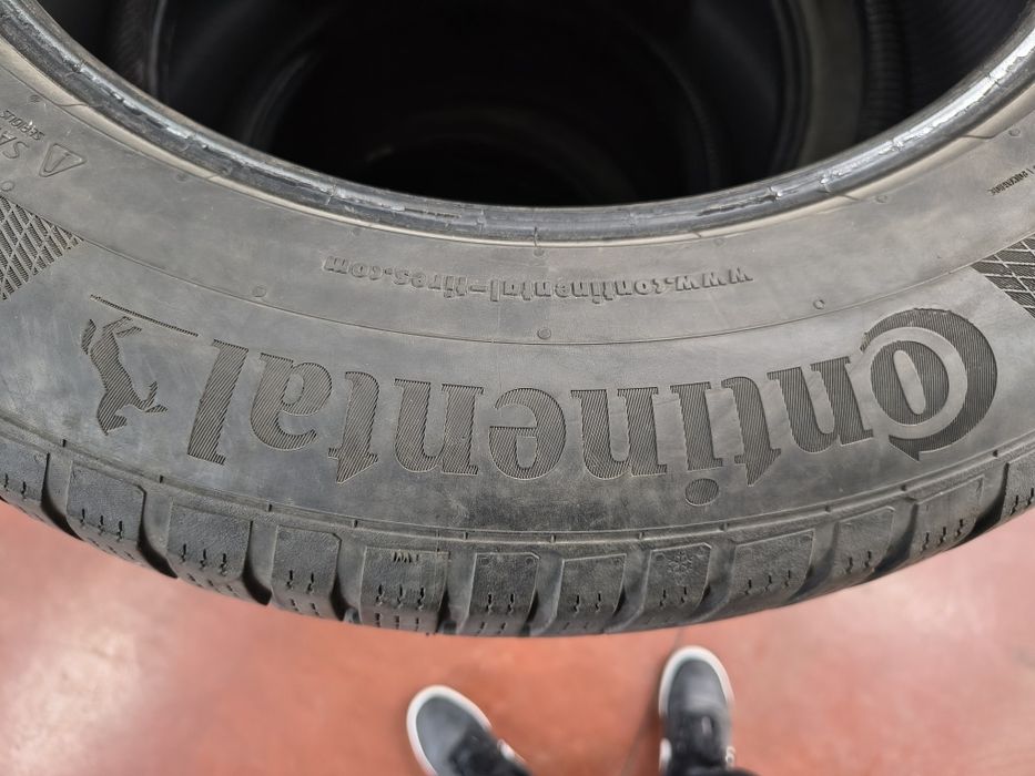 Vând cauciucuri iarna 265/55/19 continental