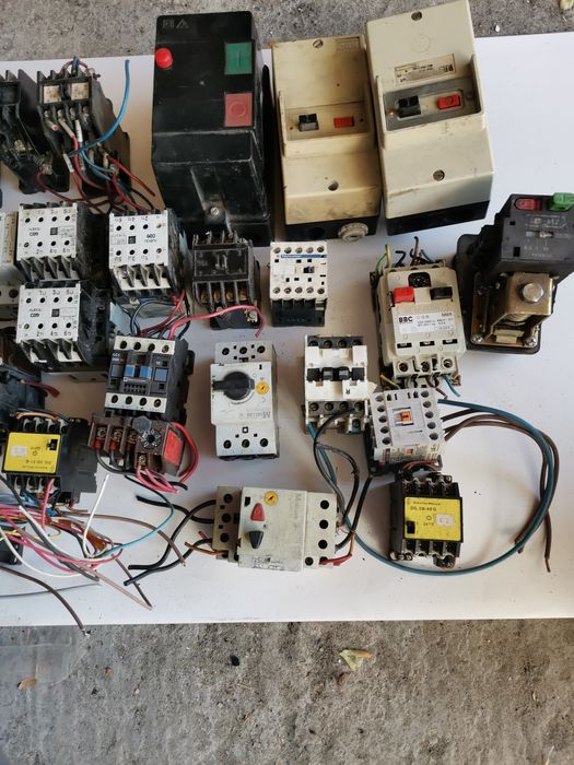 Contactori și relee de diferite modele
