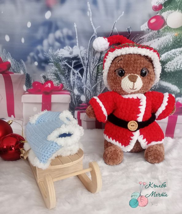 Едно мече с два тоалета - ръчно изплетени