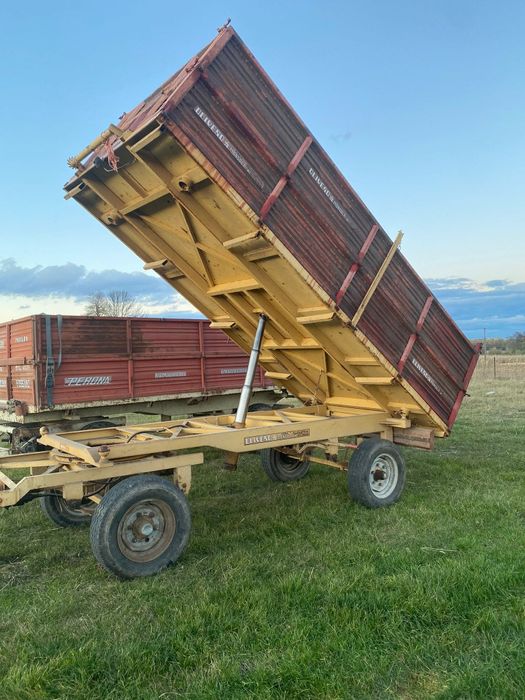 Remorca basculabila pe 3 părți