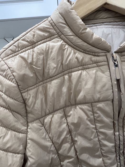 Бежевая куртка