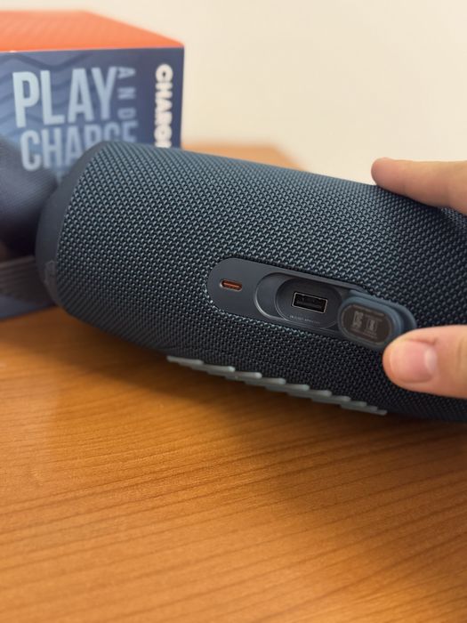 Boxa JBL Charge 5, folosita 2 luni