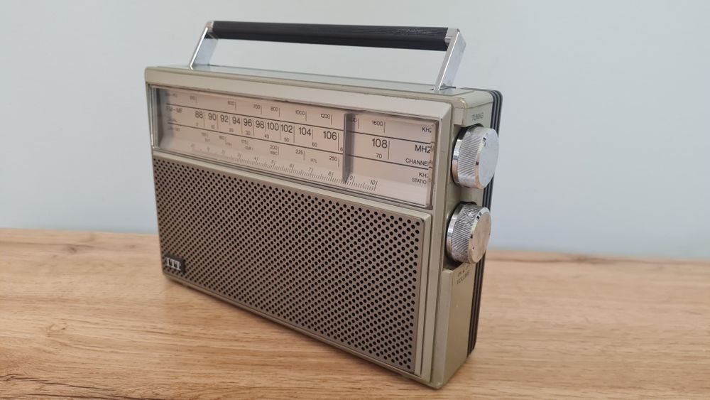 Радио ITT TINY 200