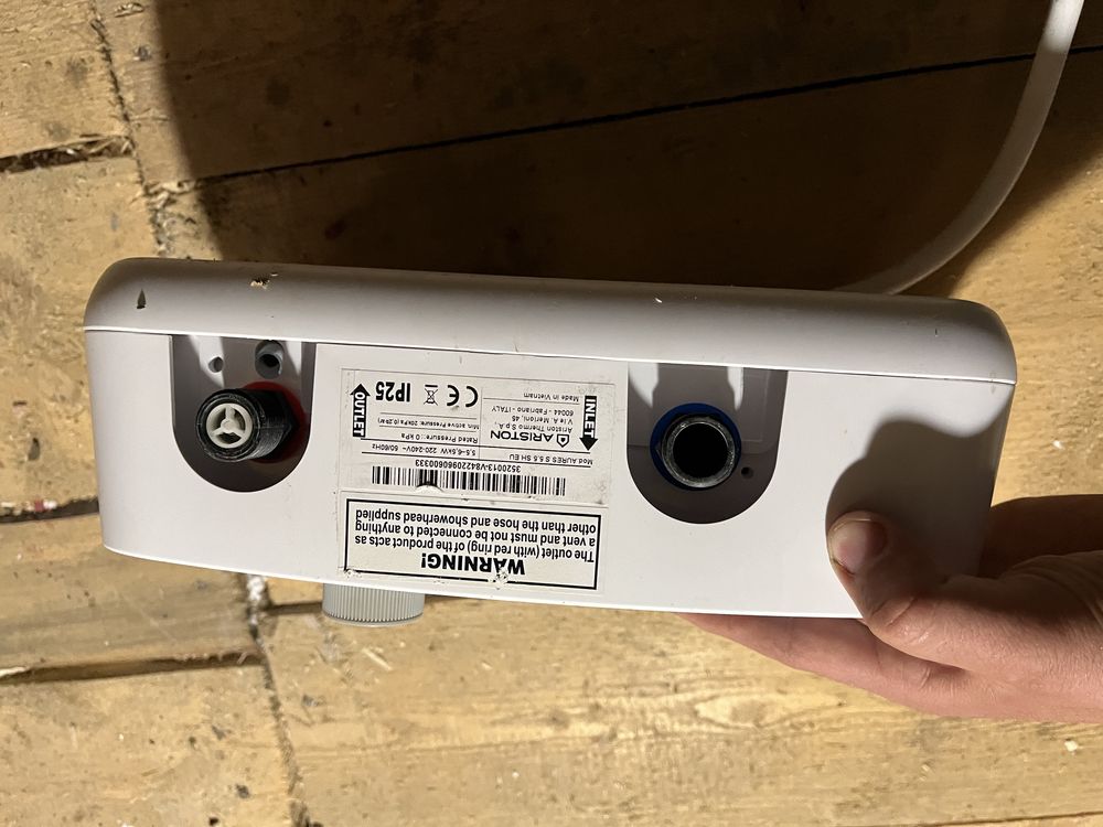 Instant apa calda Ariston Aures Slim Flow, electric, 5.5 kW