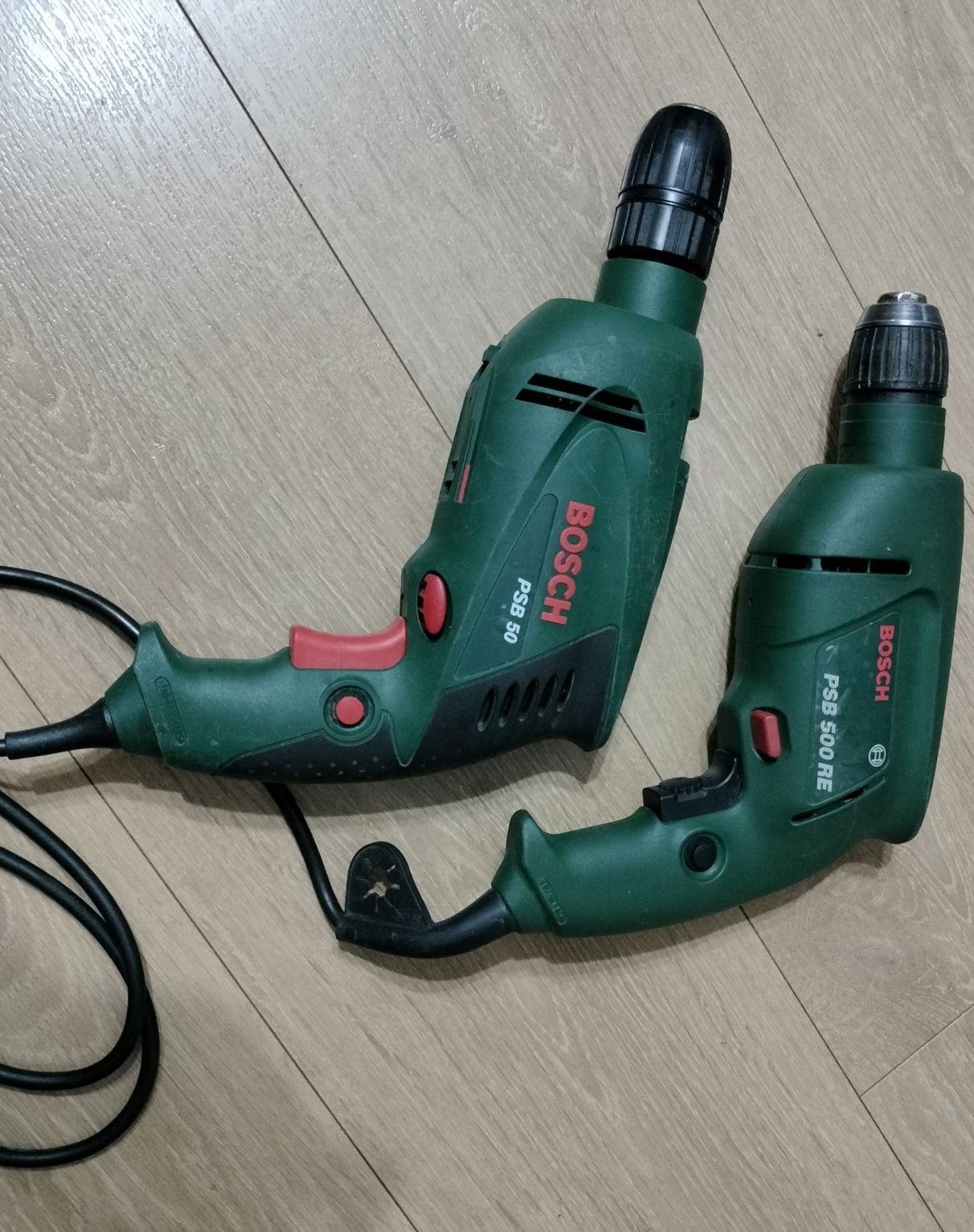Vând bormașină Bosch cu percuție (2 bucăți)