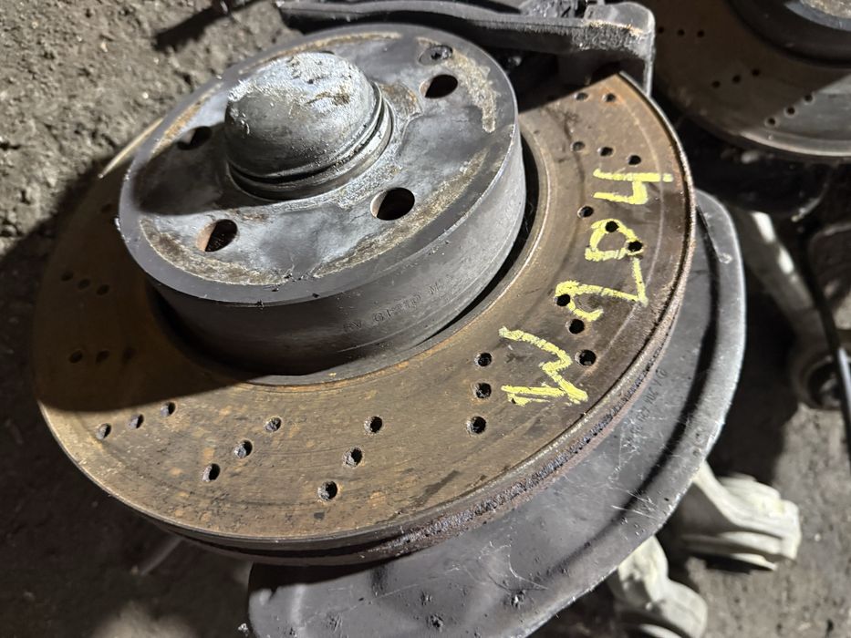 Дисиове и спирачни апарати , носачи и главина за mercedes c220 w204