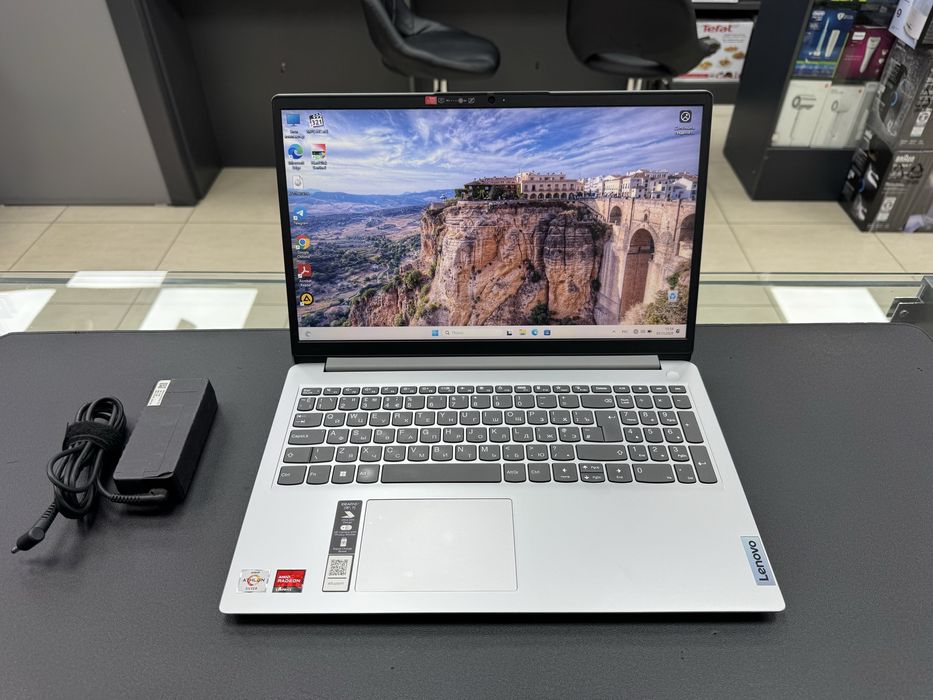 Lenovo ideapad Amd Athlon Silver 7120 Ozu-8 DDR5 Ssd-256 idealniy