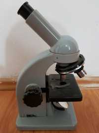 Microscop ocular cu 3 obiective
