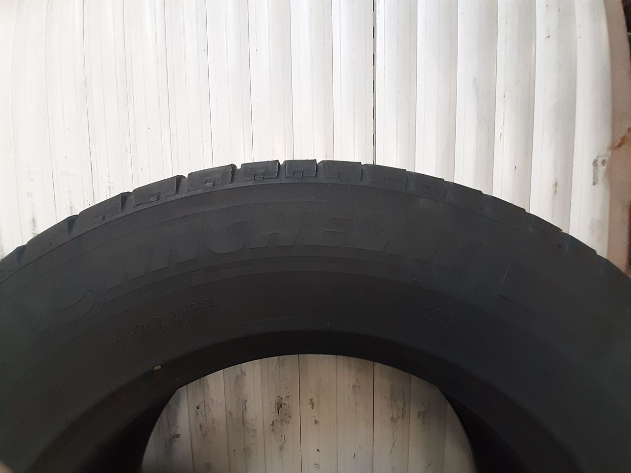 215/70/15C 2× Michelin vara dot 4617     4,07 mm