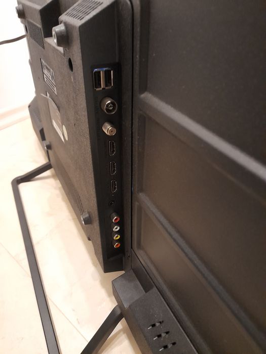 Смарт лед телевизор 40 инча за части с дистанционно! Спешно и изгодно!