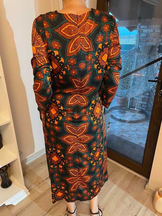 vand rochie deosebita de la Zara