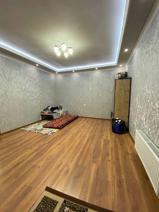 Дом 
Мирзо Улугбекский район, Амир Тимур махалля 
Ориентир Карасу-6.