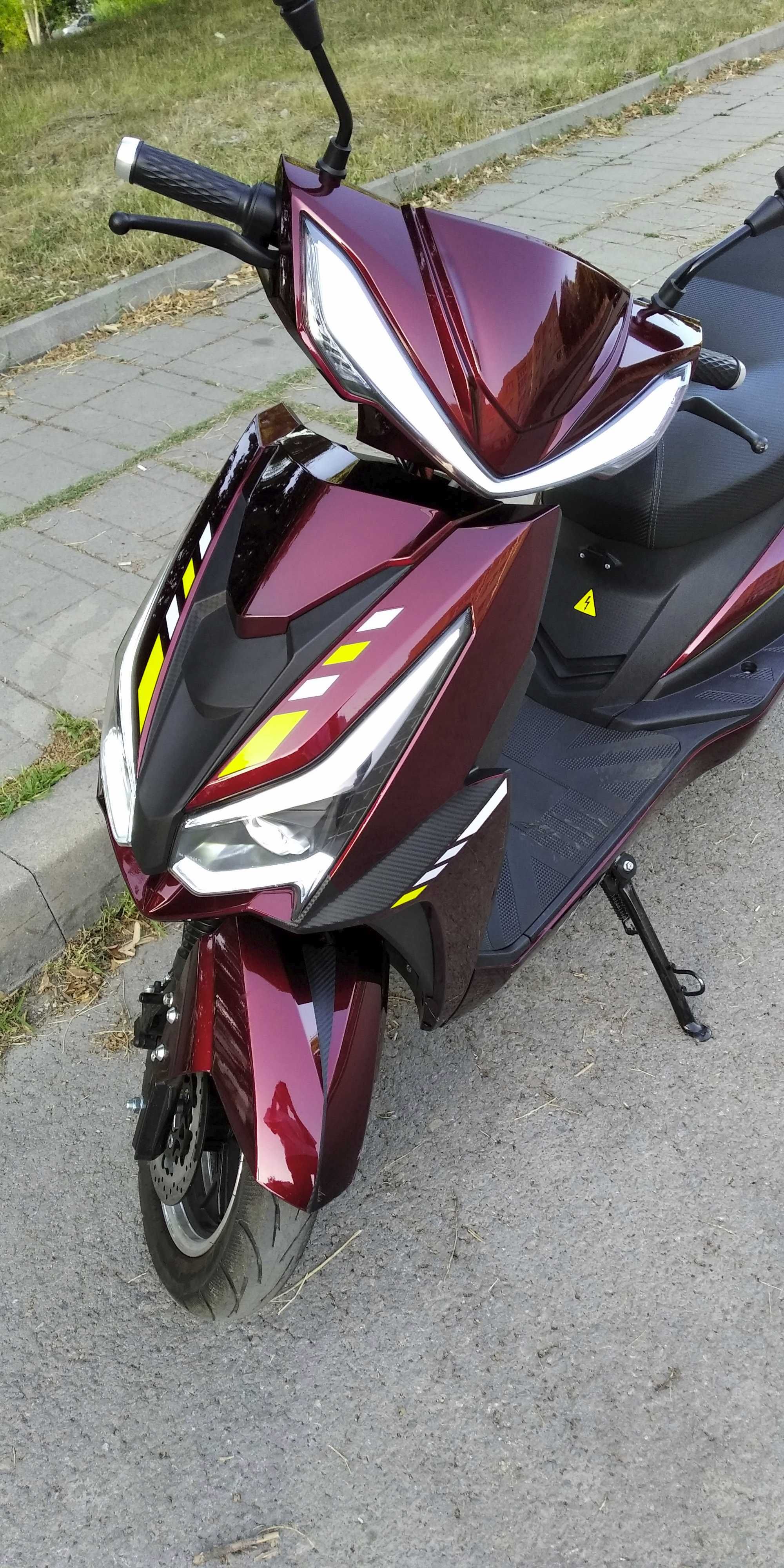 Електрически скутер MBH Moto S6B Prime 72V 3000W