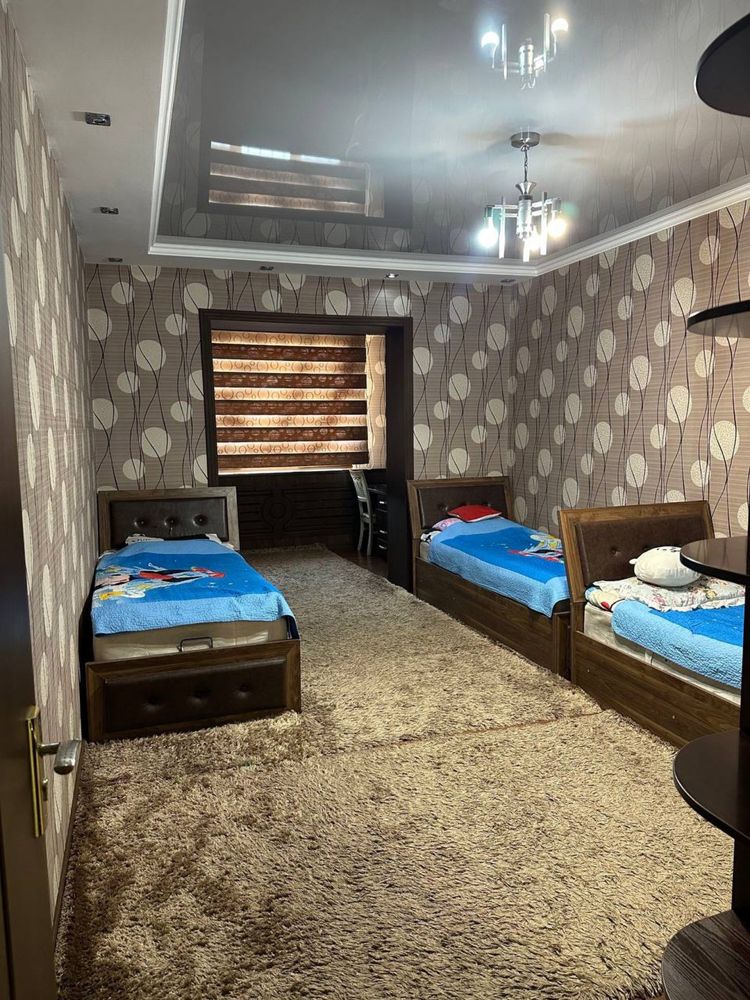 ПРОДАЕТСЯ 4/4/4 на: Дустлик (Чкалов банковский дом 166м2