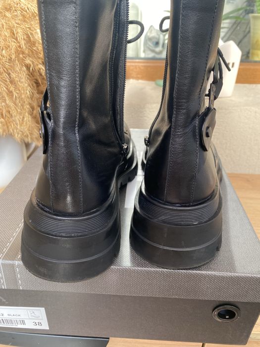 Боти от естествена кожа