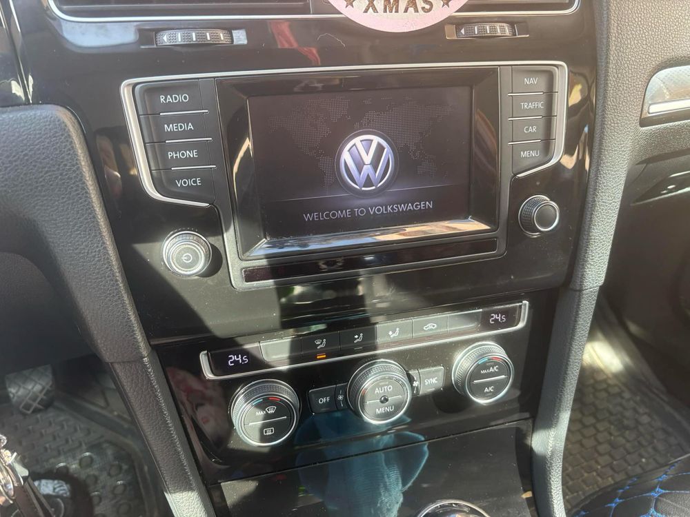VW Golf 1.4 TGI топ състояние