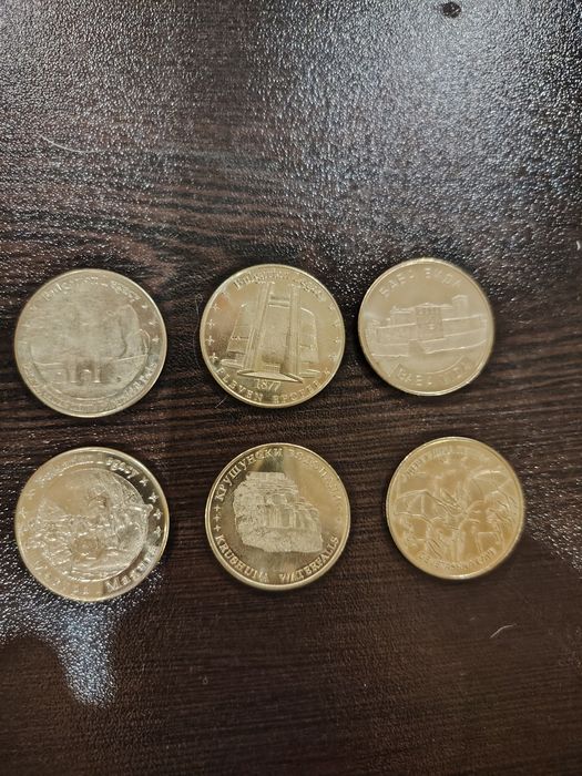 Монети от туристически обекти