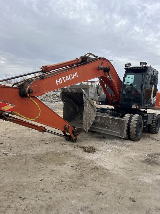 Продам колесный экскаватор 1 куб Hitachi