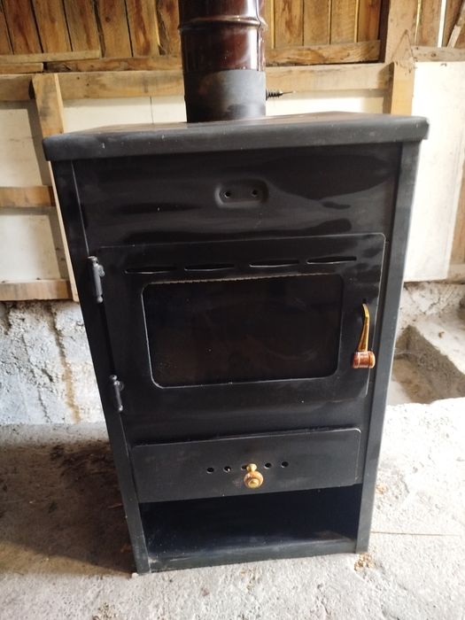 Vând șemineu 9kw