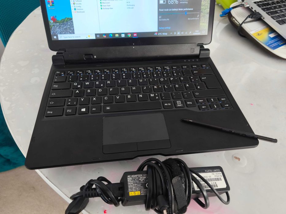 Laptop-tabletă 2 în 1 Fujitsu Stylistic Q738 i5-8350 8Gb ram 256Gb SSD