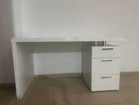 Birou xxxlutz 140 x 65 x 73 cm alb cu sertare modern stare buna