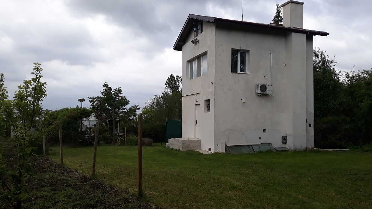 Сграда 90кв.м с Акт.16, с ток и вода в зем. парцел 4,5дка до регулация