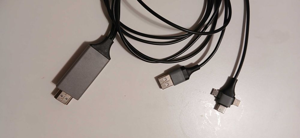 Адаптер USB-C / micro USB / iPhone към HDMI с USB-A захранваща връзка