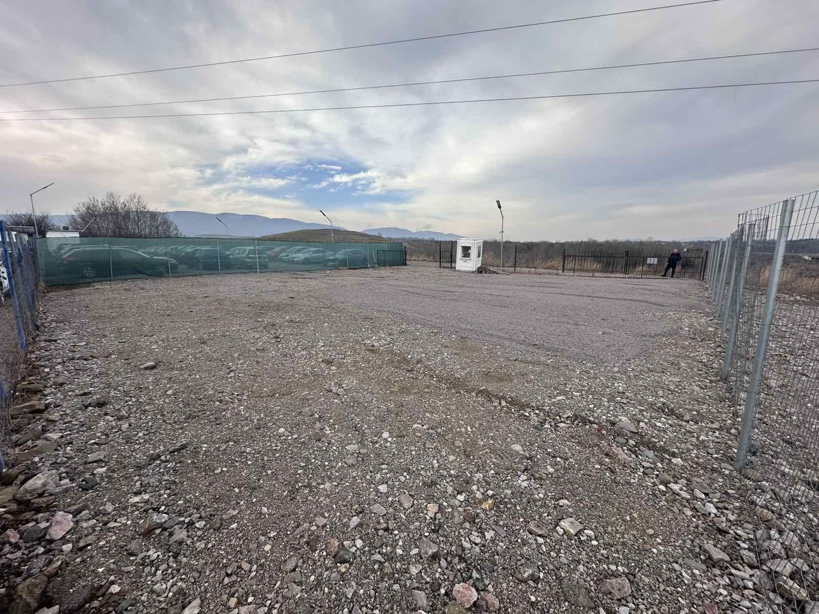 Парцел под наем 600кв.м.