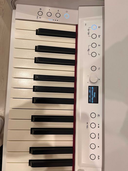 Pian digital Roland F701-WH alb mat – stare excelenta