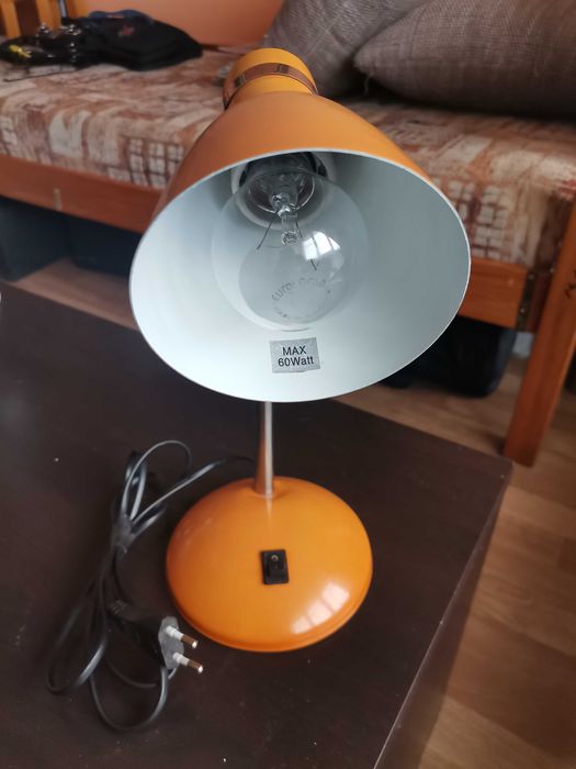 Настолна лампа оранжава