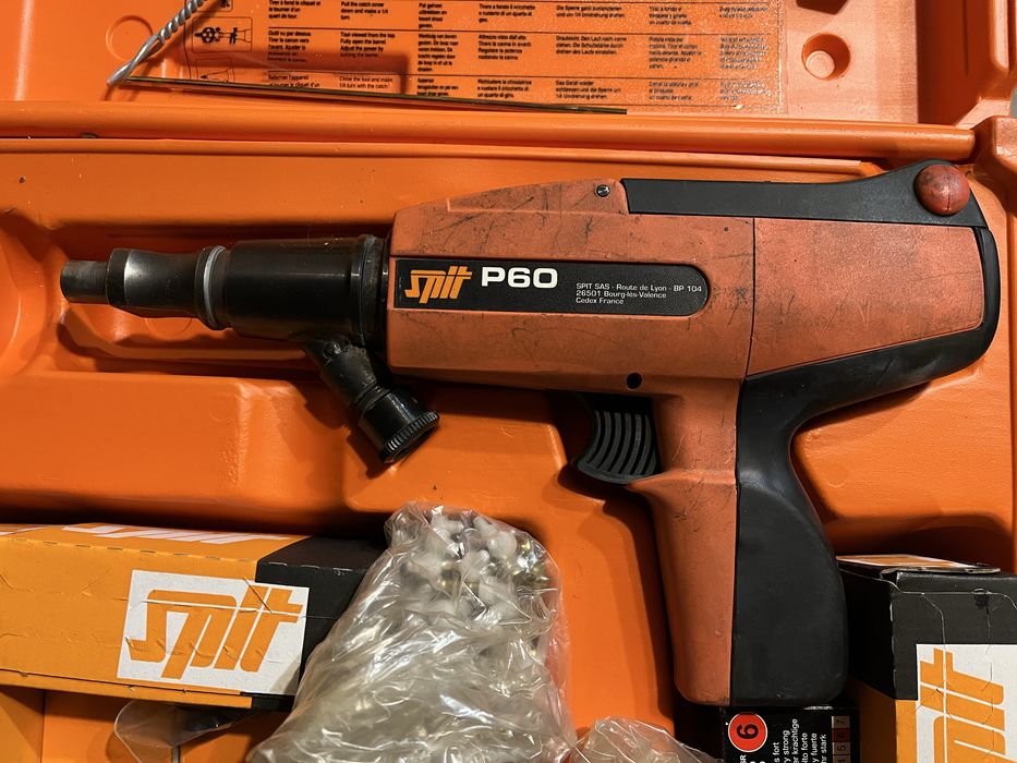 Pistol batut cuie SPIT P60