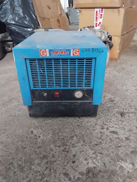 Vând copresor de 1000 l Kaeser