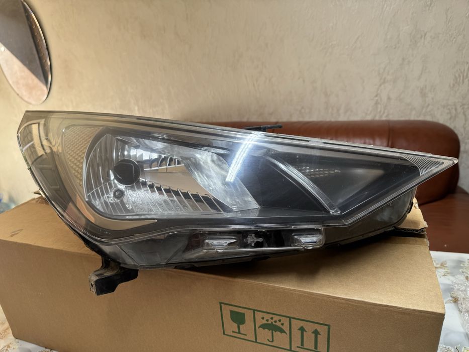 Фара правая в идеальном состояний от Хюндай Акцент 2020 года