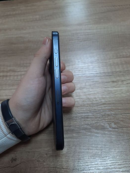 IPhone 15 Pro Blue titanium