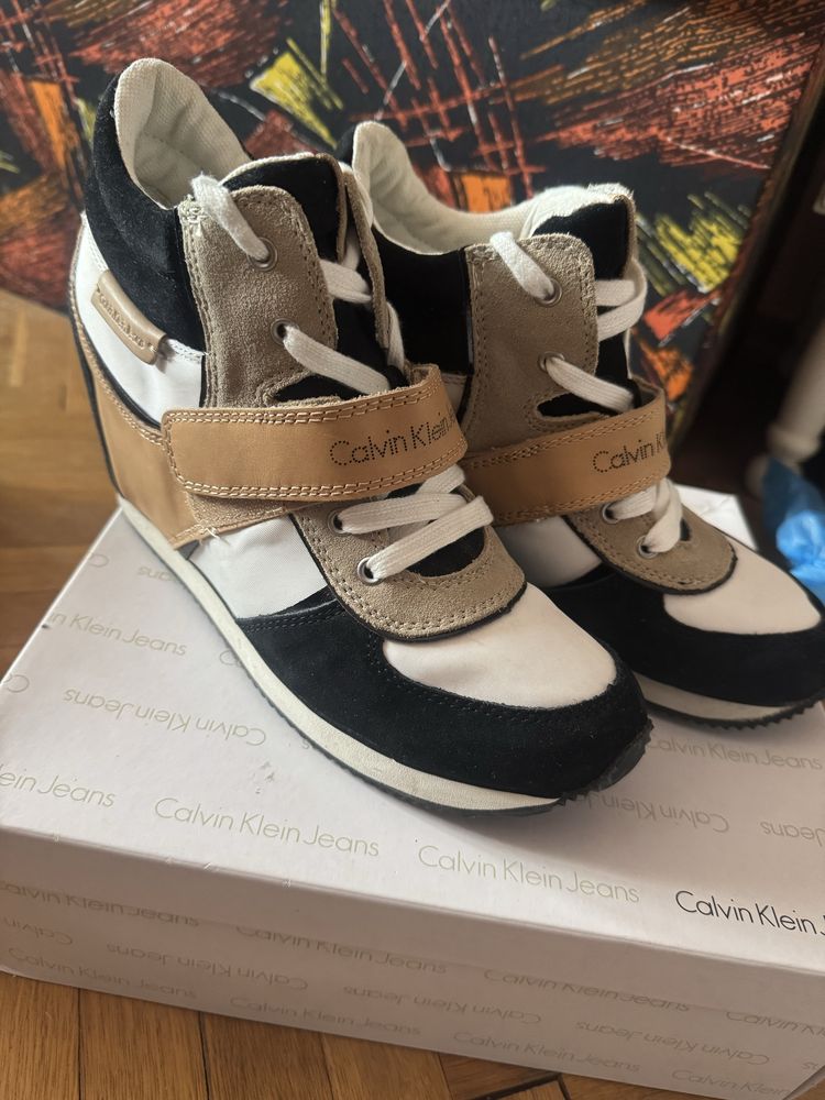 Нови маратонки Calvin klein 40 размер