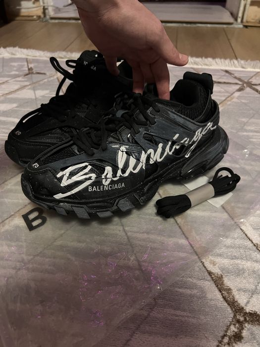 Balenciaga track