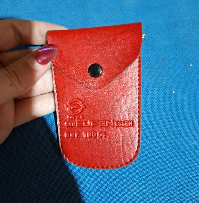 Стар кожен портфейл за ключове Опел