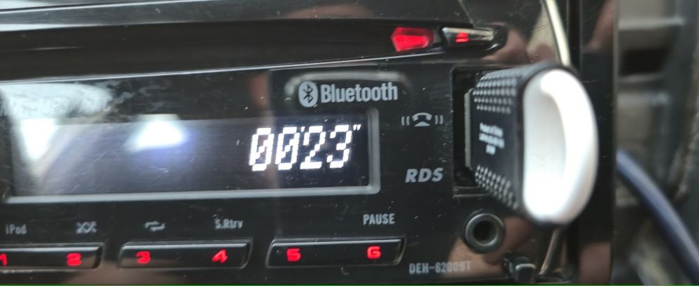 Продавам Pioneer deh-6200bt