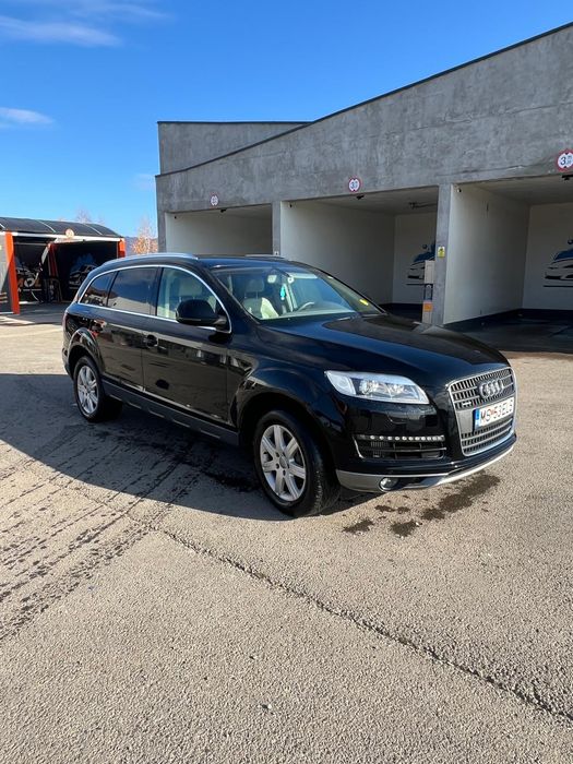 Vând Audi Q7 an 2008