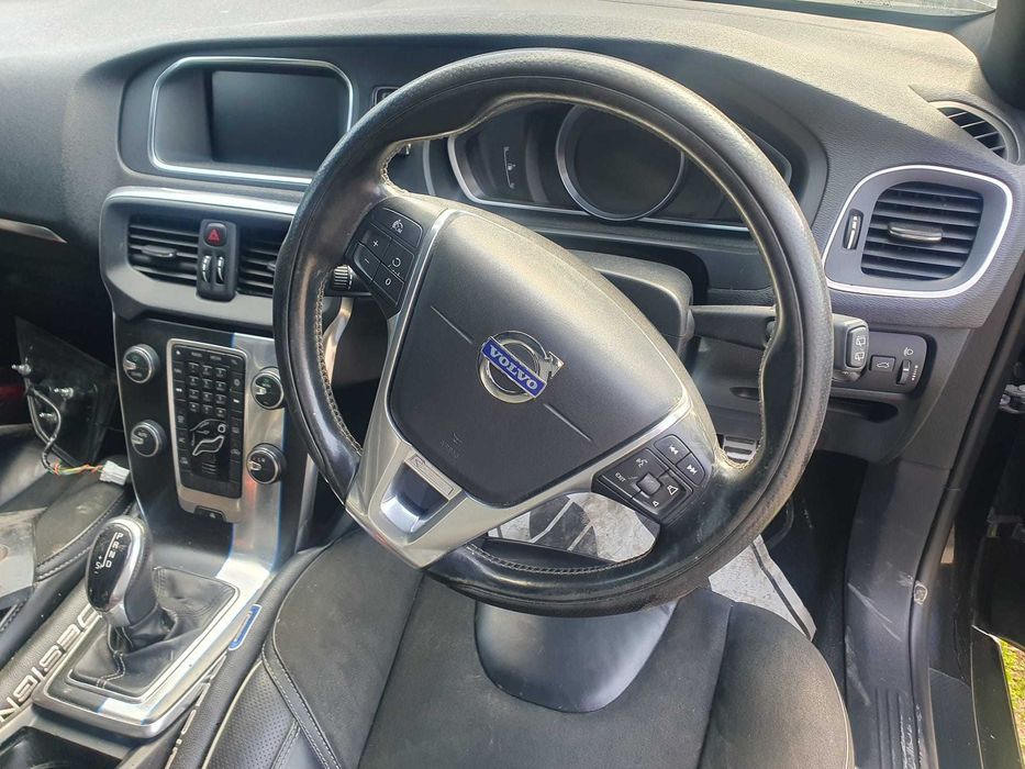 Dezmembrez Volvo V40 R Design 1.6D 2015